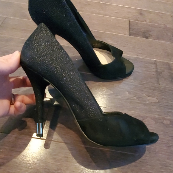 BCBG black peep toe heels - Picture 3 of 4